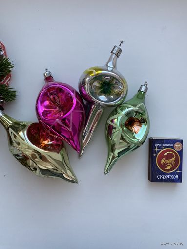 Лот елочных игрушек.