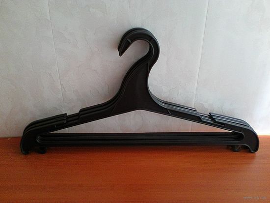 Три Вешалки - Одним Лотом.