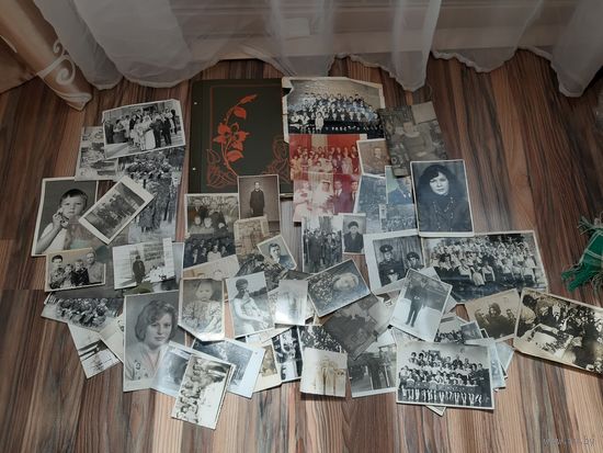 Лот старинных фотографий и альбом для них