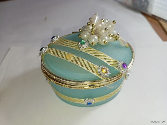 Шкатулка для бижутерии .