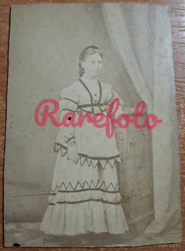 1860-е РЕДКОСТЬ Визит-портрет девушка типаж ретро студийное фото ателье фотографов братьев Макаровых Пенза