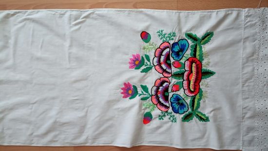 Рушник с вышивкой ,яркий, инситный. Рукоделие. Почти  даром  !