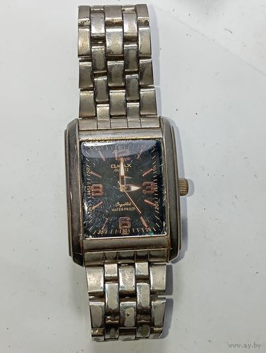 Часы кварцевые OMAX с рубля