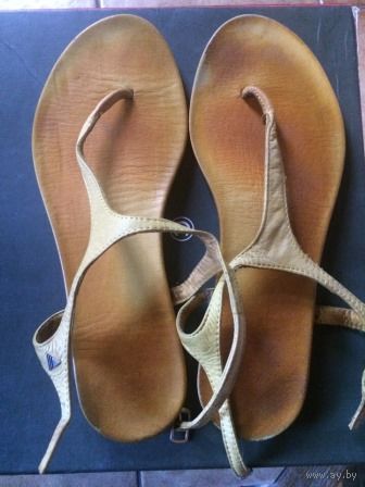 Фирменные босоножки Aldo на 38-39 размер горчичного цвета из натуральной кожи. Очень классные босоножки, удобные, отличного качества. Босоножки б/у, нормальное состояние. Приятная цена.