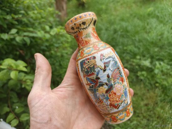 Маленькая ваза. Старый Китай. Ручная роспись.