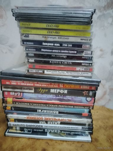 Диски DVD с фильмами 30 шт плюс 11 шт музыки одним лотом