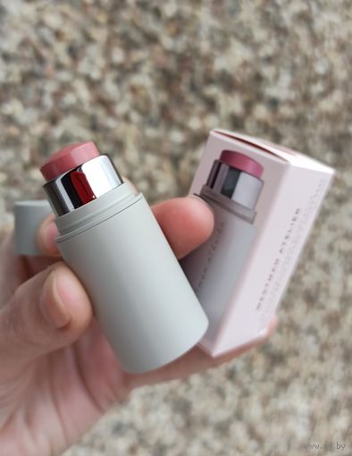 Миниверсия кремовых румян в стике Westman Atelier Petite Baby Cheeks Blush Stick в оттенке Petal