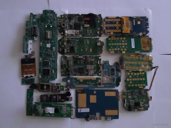 Платы мобильников, транзисторы, микросхемы и др. желтое. Лот1.