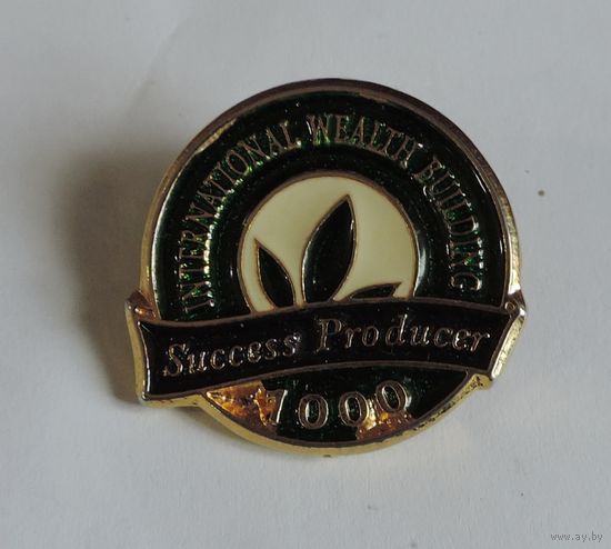Значок "Success Producer 1000". Тяжёлый. Диаметр 3.2 см. Европа.
