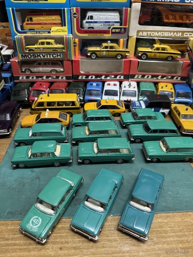 Москвич 408 цвет изумрудный, 2-х фарная решетка, редкие не хромированные диски колес времен голодной Перестройки. Агат, Тантал. 11 февраля в среду намечаем вечер в зеленых тонах и оттенках