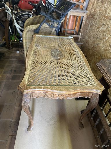 Столик журнальный