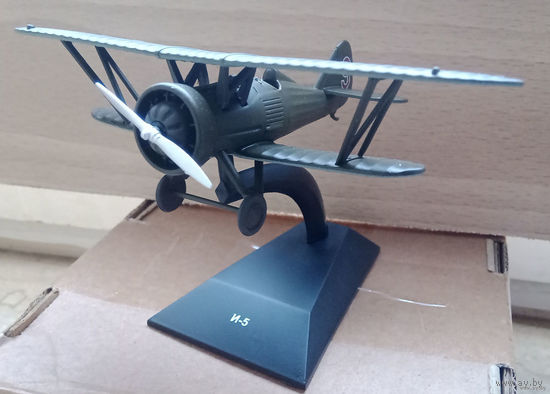 Модель самолета И-5