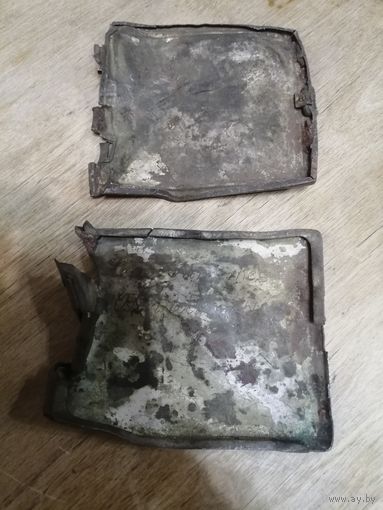 Две крышки от разных немецких подсигаров.