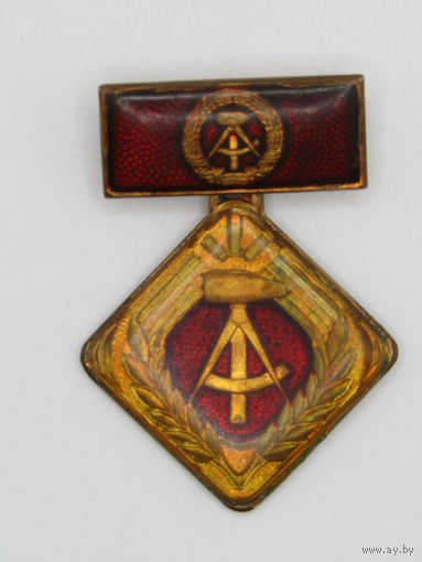 Знак. Значок. 1 степень. "Активист". "Ударник социалистического труда". "Cоциалистический образ жизни требует социалистический способ работы". ГДР. Германия. Ретро СССР. м