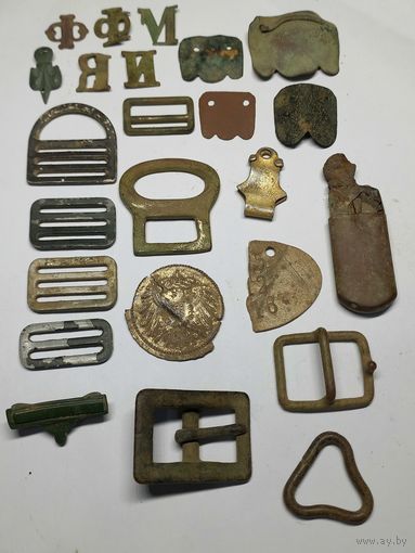 ПМВ и ВОВ. Лот 2. Фурнитура, пряжки, чешуя пикельхельма, эмблемы отличия и др. С рубля , без м.ц. См. др. мои лоты.