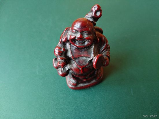 Фигурка нэцкэ.