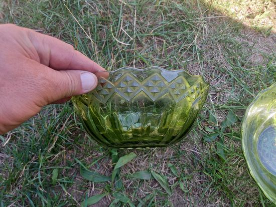 Салатница Неман Зелёное стекло красивая