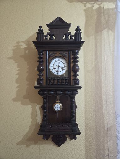 Настенные часы Юнганс