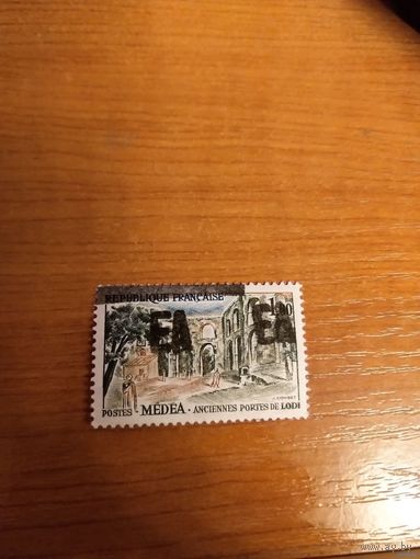 1962 Алжир первый год независимости надпечатка ЕА архитектура чистая MNH** (1-5)