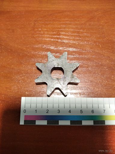 Звёздочка для электропилы 8 зубов.