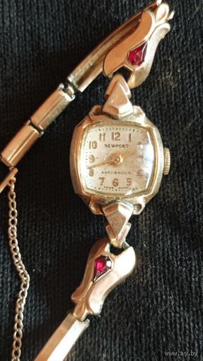 Часы швейцарские женские позолоченные