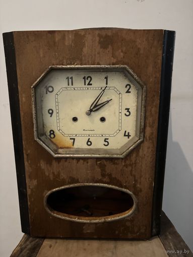 Настенные часы янтарь