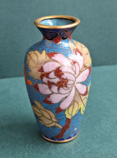 Ваза клуазоне, Китай, 70-е годы, высота 7,5 см.