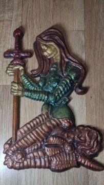 Фигура на стену