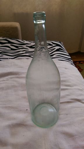 Бутылка.