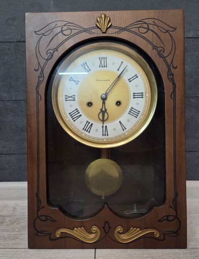 Часы настенные Янтарь с боем СССР рабочие