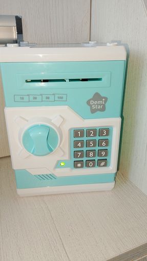 Сейф игрушечный, игрушка сейф с нюансом