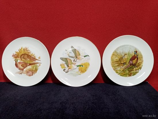 С рубля без мц. 3 настенных тарелки "Птицы", диам по 20см.