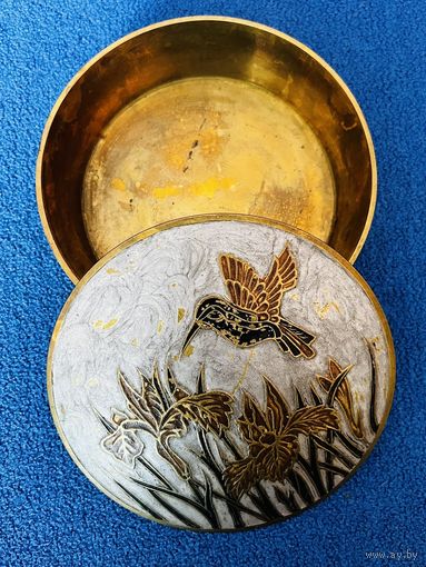 Винтаж! Круглая шкатулка с изображением птицы. Диаметр 14 см. АУКЦИОН не с рубля без МПЦ.