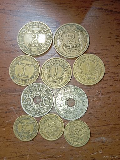 Франция 2 франка 1925,1932 , 1 франк 1925 ,1933,1936 , 25 сантим 1924,1933 и 50 сантим 1926 ,1933,1940 года .
