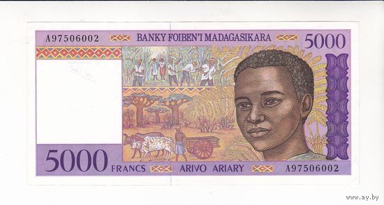 5000 ФРАНКОВ(1000 АРИАРИ) 1974 МАДАГАСКАР