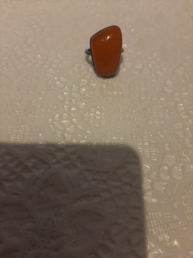 Кольцо с янтарем звезда 875