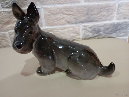 Статуэтка ФАРФОР.