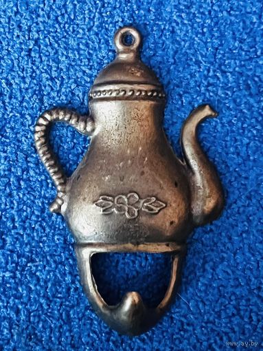 Крючок вешалка. Цветной металл. 9,5х5,5 см