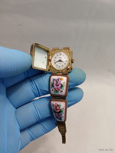 Часы Чайка Эмаль