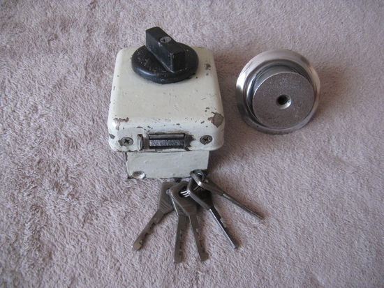 Замок накладной