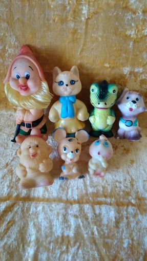Игрушки резиновые СССР, игрушки ссср: гномик, кот, крокодил,  собачка,мышка. ...