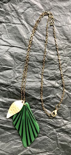 Кулон. Кулон на цепочке