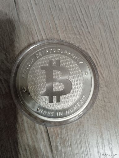 Сувенирная монета "BITKOIN" из серебра 999