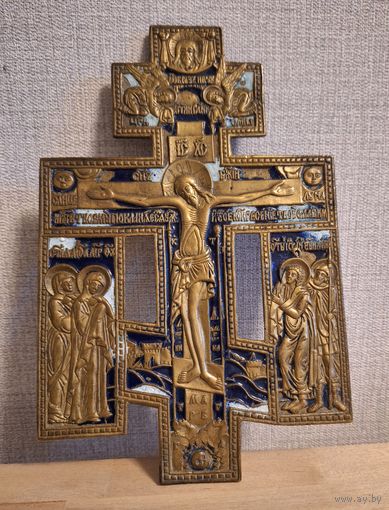 Распятие меднолитое с предстоящими, эмали.
