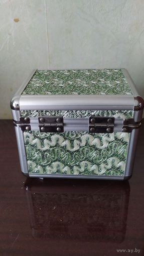 Шкатулка подарочная с зеркалом на замке