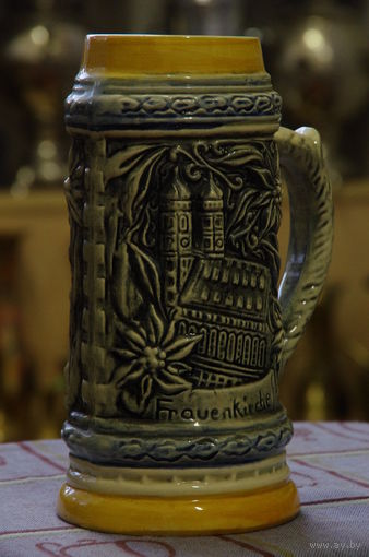 Кружка пивная 23,5 см , 1000 мл .