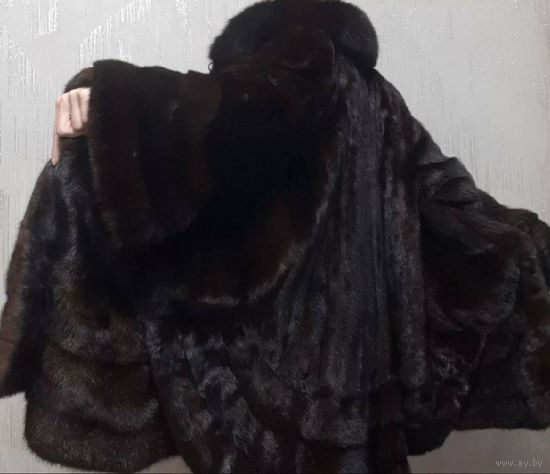 ШУБА/СВИНГЕР. НОРКОВАЯ С ВОРОТНИКОМ. Объем груди у шубы - 130см