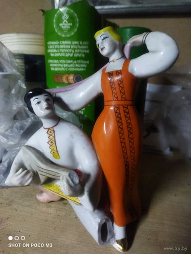 Плясуны,фарфор,в реставрацию