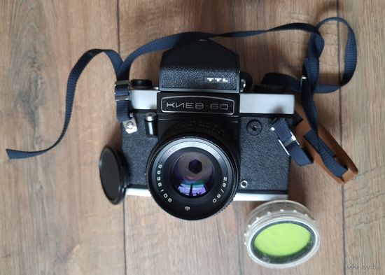 Фотоаппарат КИЕВ-60 ТТL с объективом Волна-3 2.8/80