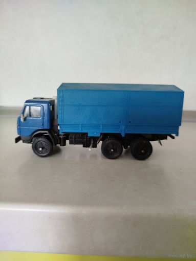 Коллекционные модели машинок. СССР. Масштаб 1:43. КамАЗ -тент. Без коробки. С рубля, без МЦ